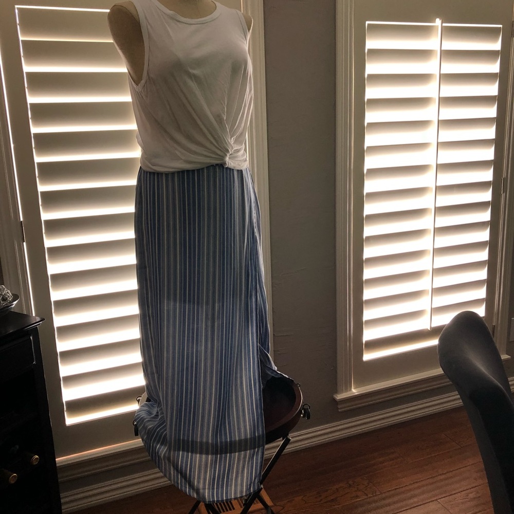 Blue and white striped front split long skirt